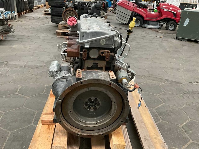 Isuzu bv-4le2nygv-03c dieselmotor - afbeelding 5 van  9