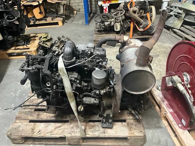 Isuzu motor - afbeelding 3 van  7