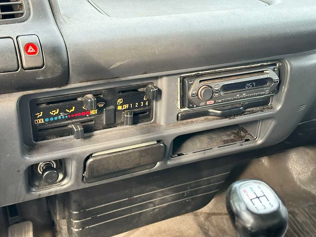 Isuzu n3.0 nkr85l, 87-vgj-8 - afbeelding 11 van  11