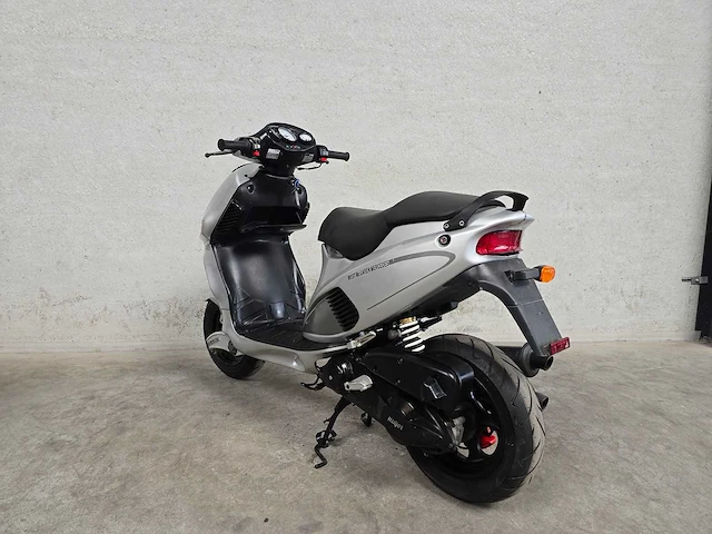 Italjet - formula - 125cc twin - 2t scooter - afbeelding 6 van  8