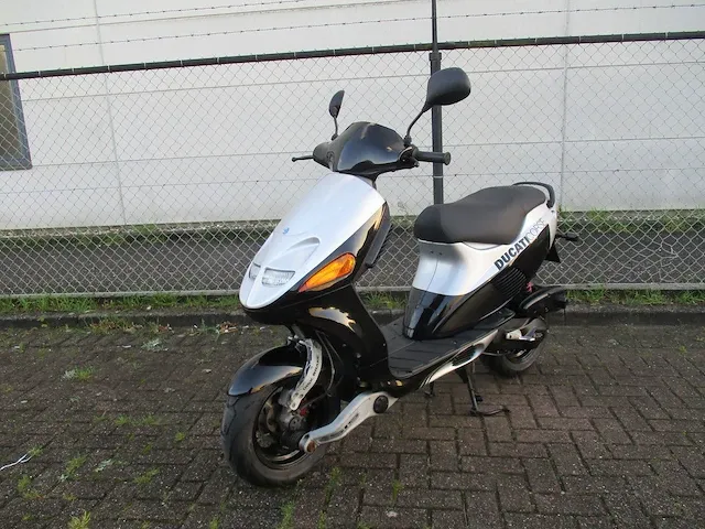 Italjet formula 2 tact - bromscooter - ducati corse - scooter - afbeelding 4 van  11