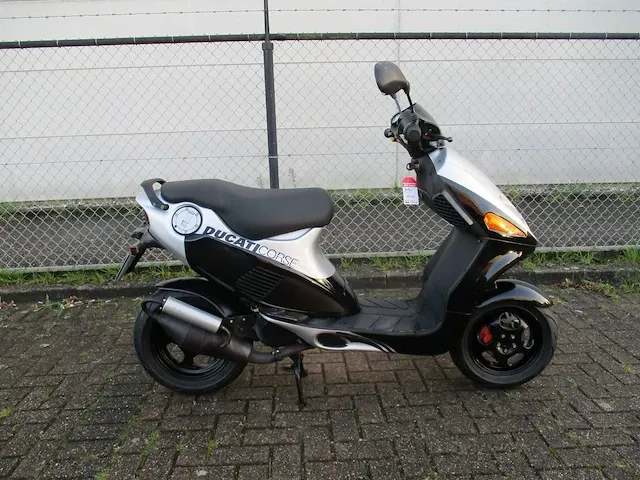 Italjet formula 2 tact - bromscooter - ducati corse - scooter - afbeelding 8 van  11