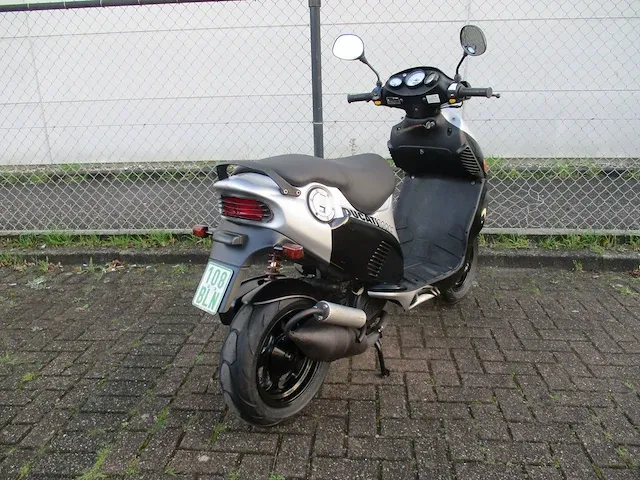 Italjet formula 2 tact - bromscooter - ducati corse - scooter - afbeelding 9 van  11