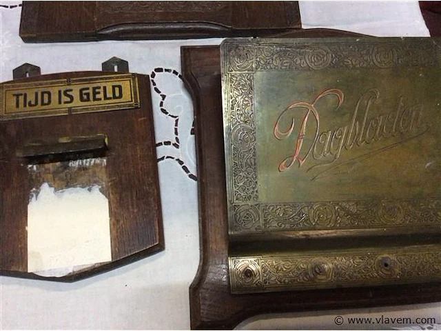 Items divers oa krantebakje - afbeelding 2 van  3