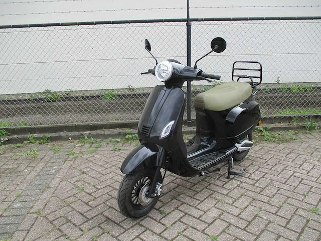 Iva - bromscooter - e-riva - e-scooter - afbeelding 5 van  12