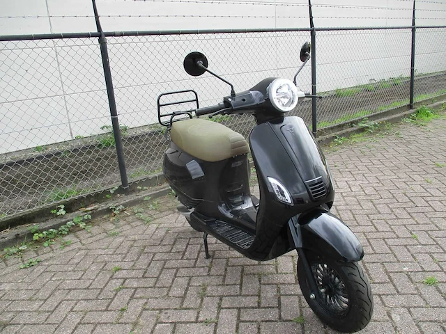 Iva - bromscooter - e-riva - e-scooter - afbeelding 8 van  12