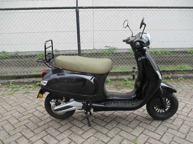 Iva - bromscooter - e-riva - e-scooter - afbeelding 9 van  12
