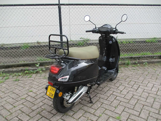 Iva - bromscooter - e-riva - e-scooter - afbeelding 10 van  12