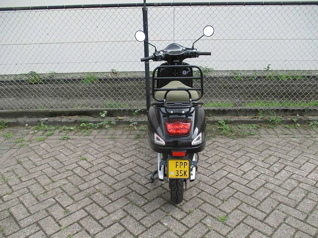 Iva - bromscooter - e-riva - e-scooter - afbeelding 11 van  12