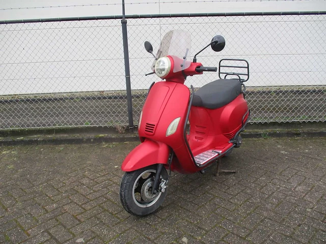 Iva - bromscooter - lux 50 riva - scooter - afbeelding 3 van  10