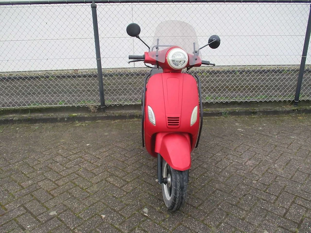 Iva - bromscooter - lux 50 riva - scooter - afbeelding 4 van  10