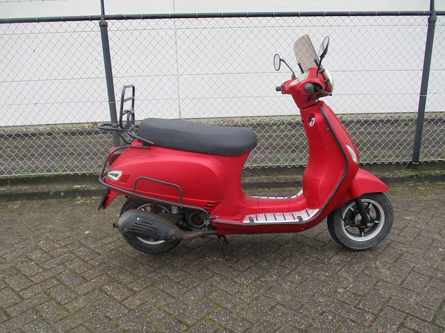 Iva - bromscooter - lux 50 riva - scooter - afbeelding 7 van  10