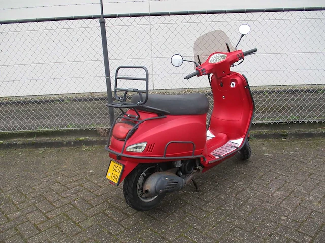 Iva - bromscooter - lux 50 riva - scooter - afbeelding 8 van  10
