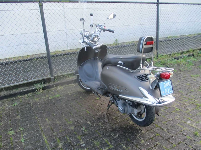 Iva - retro snorscooter - roma 50 - scooter - afbeelding 2 van  11