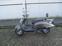 Iva - retro snorscooter - roma 50 - scooter