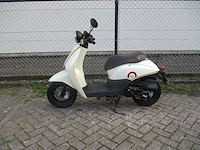 Iva - snorscooter - rio 50 - scooter - afbeelding 1 van  11