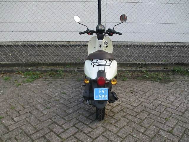 Iva - snorscooter - rio 50 - scooter - afbeelding 8 van  11