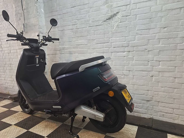 Iva e-go s8 45 km elektrische bromscooter - afbeelding 3 van  7