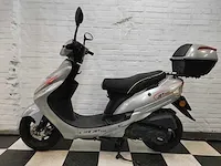 Iva jet 45 km bromscooter 4takt - afbeelding 1 van  7