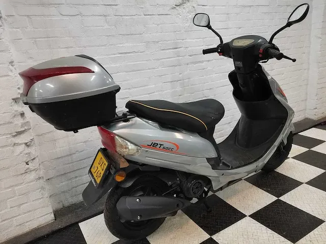 Iva jet 45 km bromscooter 4takt - afbeelding 5 van  7