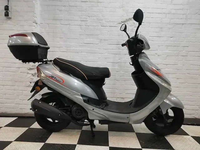 Iva jet 45 km bromscooter 4takt - afbeelding 6 van  7