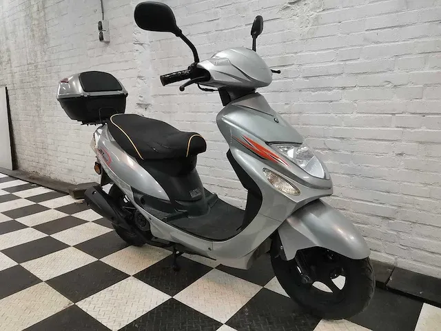Iva jet 45 km bromscooter 4takt - afbeelding 7 van  7