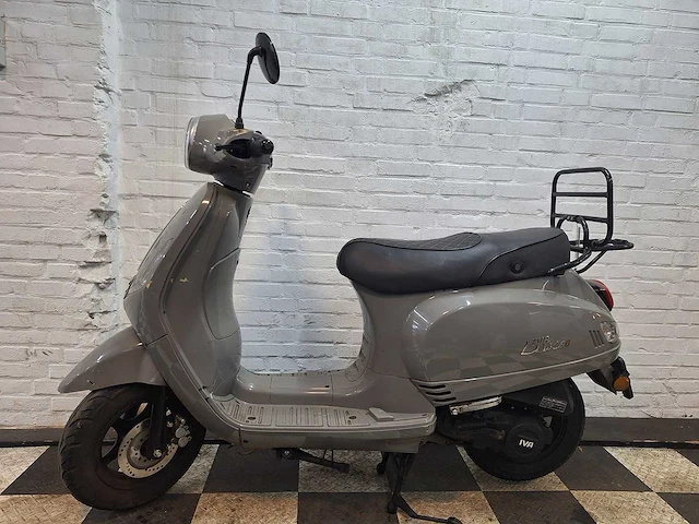 Iva lux 45 km bromscooter 4takt - afbeelding 1 van  7