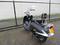 Iva retro - bromscooter - venice - scooter - afbeelding 2 van  11