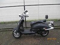 Iva retro - bromscooter - venice - scooter - afbeelding 1 van  11