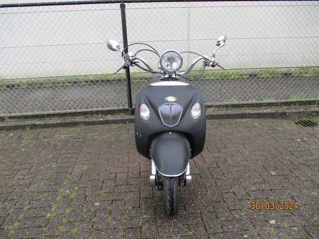 Iva retro - bromscooter - venice - scooter - afbeelding 5 van  11