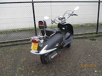 Iva retro - bromscooter - venice - scooter - afbeelding 9 van  11