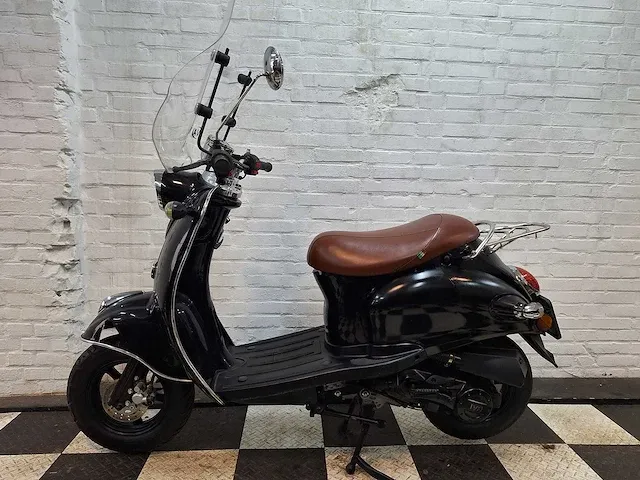 Iva venti 45 km bromscooter 4takt - afbeelding 1 van  7