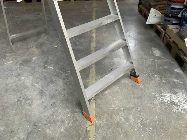 Ivana ivaf 110-a trapladder - afbeelding 2 van  3