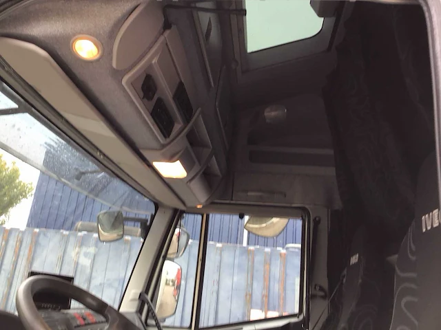 Iveco - 120el euro6 - vrachtwagen - afbeelding 19 van  32