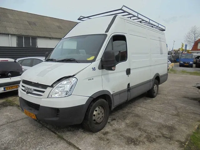 Iveco - 29 l 12v 330 h2 - 01-vzj-1 - afbeelding 1 van  16