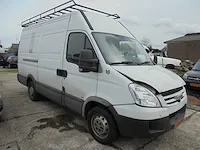Iveco - 29 l 12v 330 h2 - 01-vzj-1 - afbeelding 9 van  16