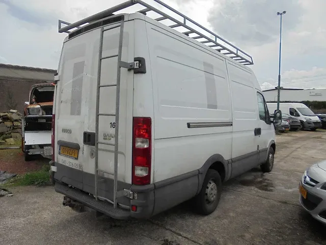 Iveco - 29 l 12v 330 h2 - 01-vzj-1 - afbeelding 10 van  16