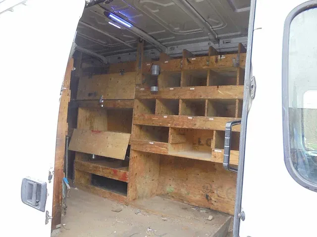 Iveco - 29 l 12v 330 h2 - 01-vzj-1 - afbeelding 12 van  16
