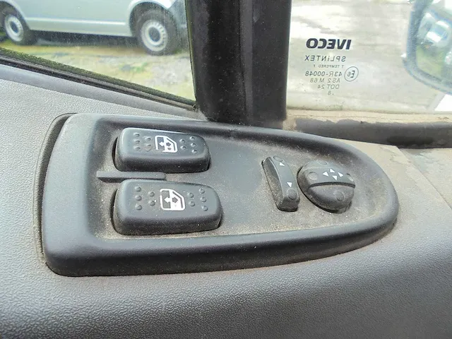Iveco - 29 l 12v 330 h2 - 01-vzj-1 - afbeelding 16 van  16