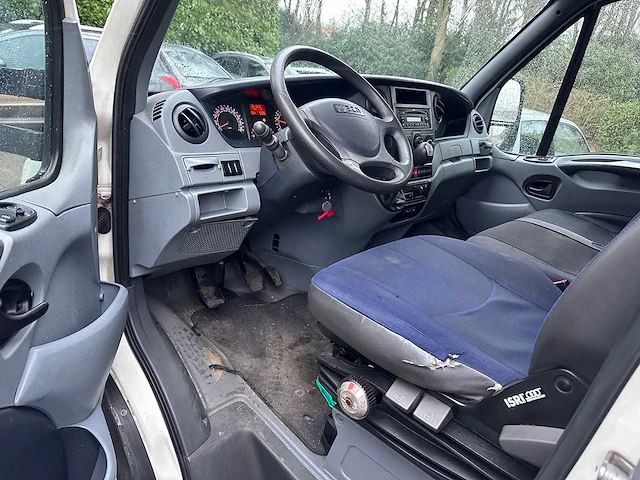 Iveco - 40c15 - daily bakwagen - 7-vfh-80 - afbeelding 15 van  16