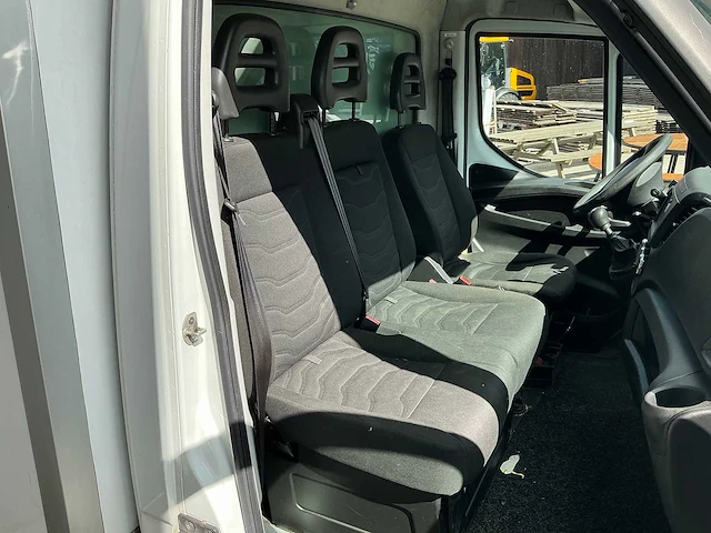 Iveco - bakwagen - afbeelding 5 van  32
