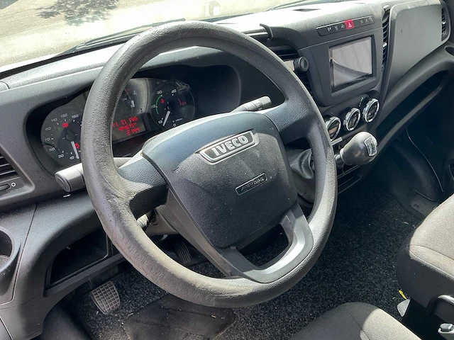 Iveco - bakwagen - afbeelding 7 van  32