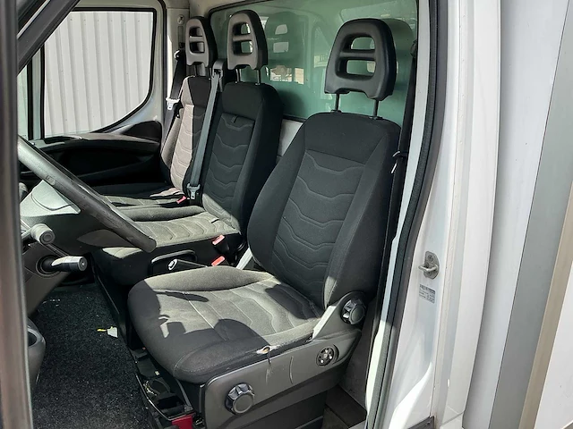 Iveco - bakwagen - afbeelding 10 van  32