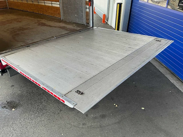 Iveco - bakwagen - afbeelding 16 van  32