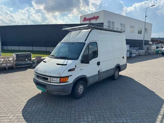 Iveco - bedrijfswagen - afbeelding 1 van  29