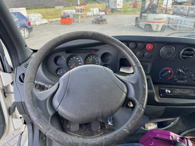 Iveco - bedrijfswagen - afbeelding 15 van  29