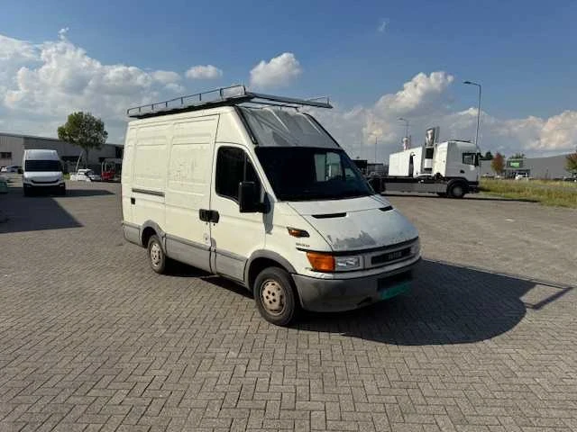 Iveco - bedrijfswagen - afbeelding 23 van  29