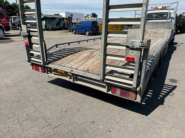 Iveco - daily - 35c17 300 - bedrijfswagen - afbeelding 13 van  30