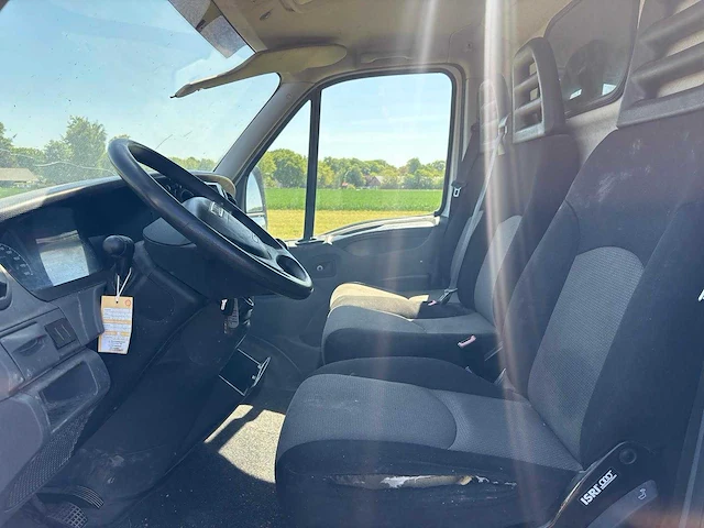 Iveco - daily - 35s15v 330 h2 - v-020-dn - afbeelding 11 van  12