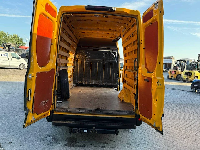 Iveco - daily - 35s16v 2.3 352 h3 l2 - bedrijfswagen - afbeelding 33 van  46